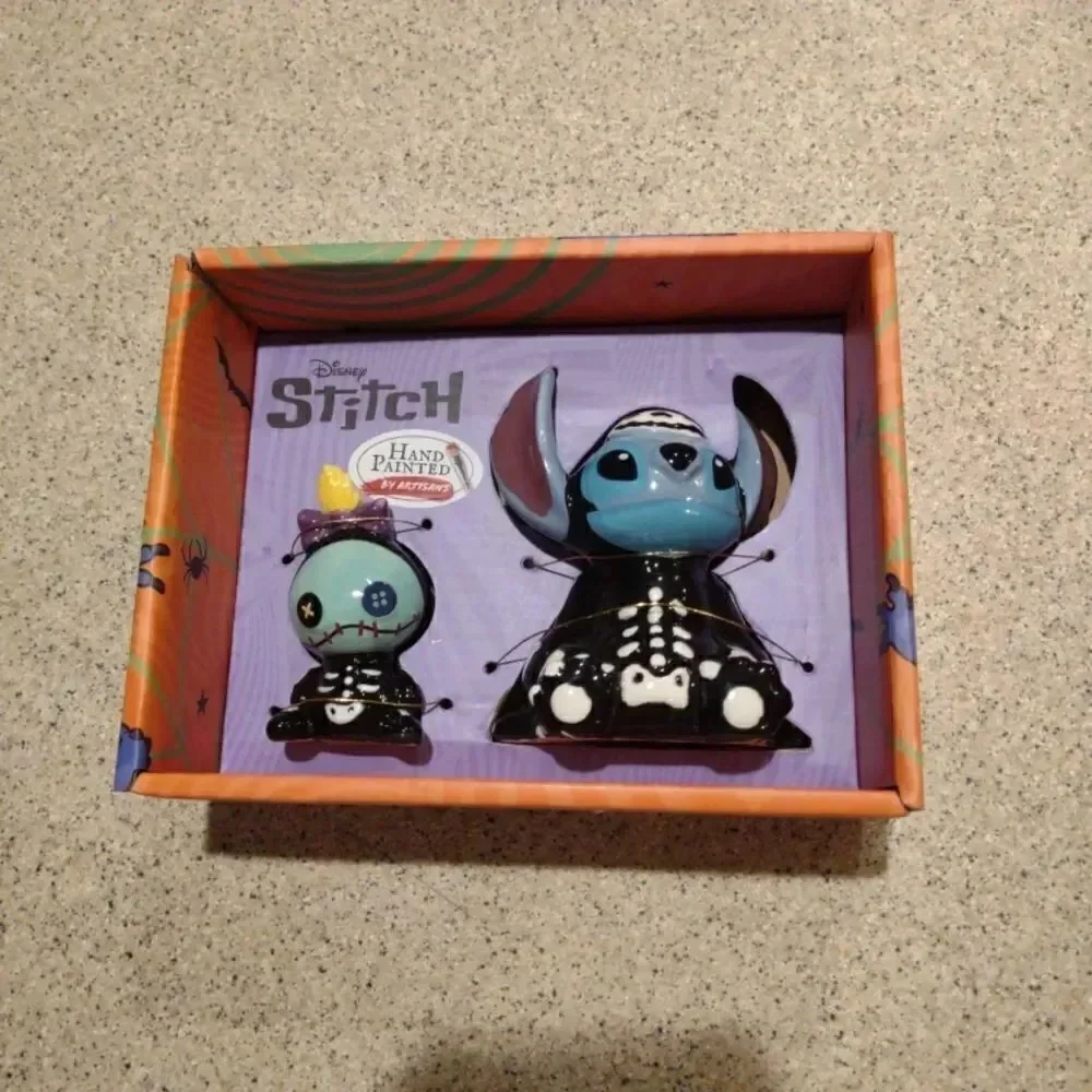 👍 Halloween Stitch  Skeleton Salt and Pepper Shakers New. C6